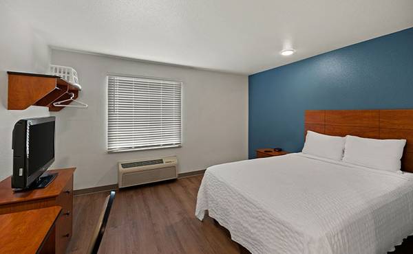 $229 / 1br - Pay weekly, no lease contract required! (12215 W Gateway Blvd, El Paso, TX)63971416985347124