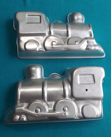 3D Train Wilton Vintage Cake Pan 1