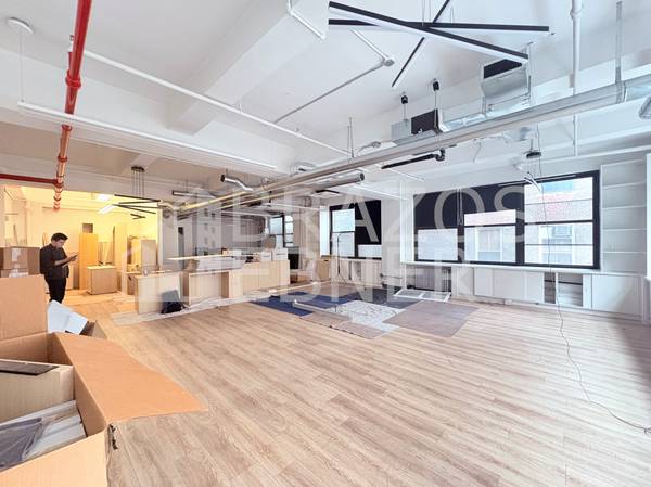 $4,747 / 1780ft2 - $32/ft Loft like office Creative Space Polished Concrete Floors Fancy (Midtown West)63611892300929121
