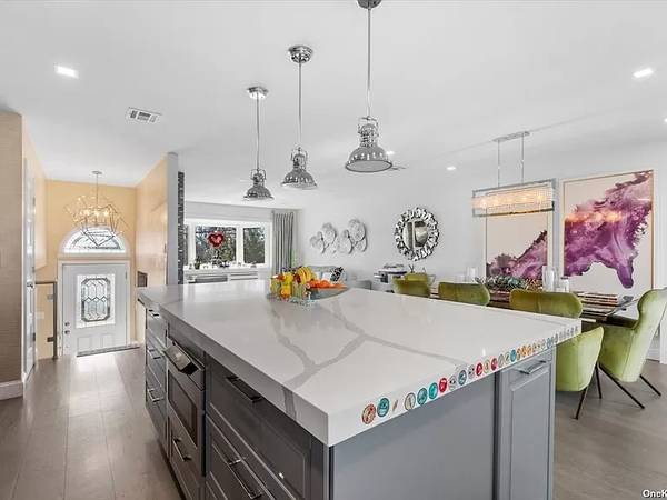 $1,000 / 5br - 2500ft2 - 640 Pearl Street Hermosa Casa (Oceanside)63827204499587122