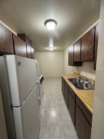 $1,495 / 1br - 547ft2 - No one above or below you! Amazing 1 bed, 1 bath townhome for rent (Anchorage - Close to JBER)64014171111299124
