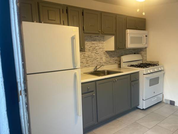 $1,850 / 1br - 1B1B Downtown Woburn - Available Now - Heat/HW Included! (Woburn, MA)63856337814403120