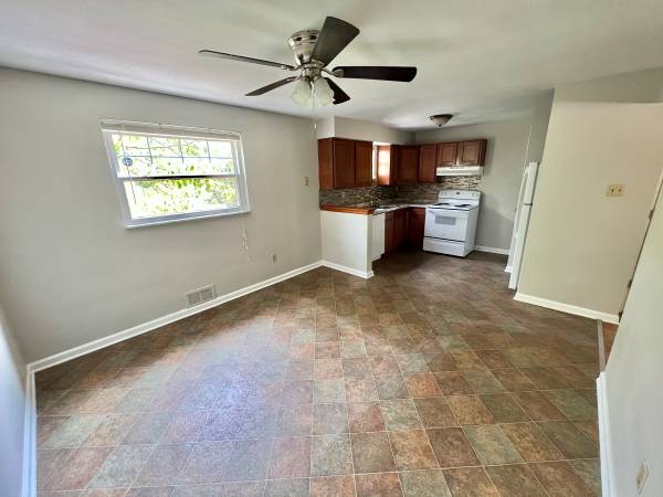 $1,425 / 3br - 1300ft2 - BALE MANOR! 3 BEDROOMS! It could be yours! (Penn Hills)64013373207299124