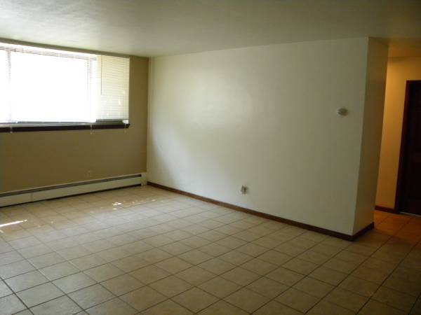 $1,050 / 2br - 2 bed/ 1 bath unit located in West Bank!! (Minneapolis)63868702393731121