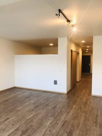 Effortless City Living-Modern 1 BR Near Dining & Nightlife 1