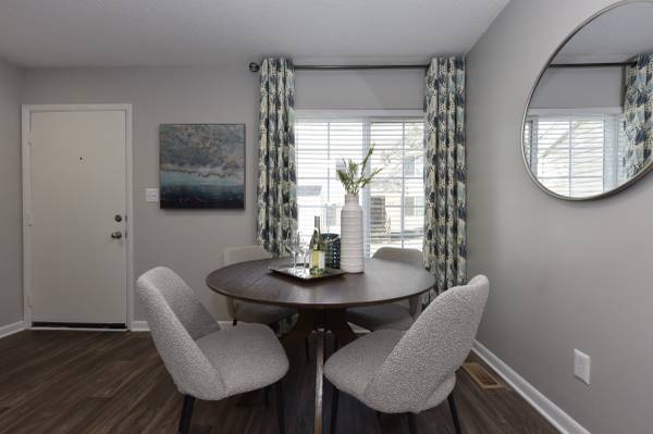 $1,519 / 2br - 946ft2 - $$$ 600.00 Oferta de mudanza $$$ (Johnson City)63847539894785122