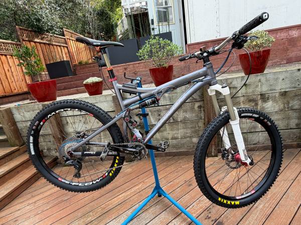 Pivot Mach 5 Full Suspension Mountain Bike Updated Parts 1x11 1