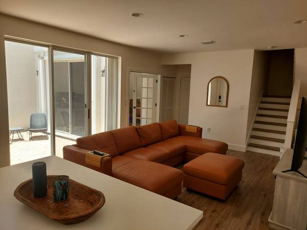 $529,000 / 3br - 1600ft2 - 3B/3B Only 1 Mile from the Beach (Hollywood)63906441448067122