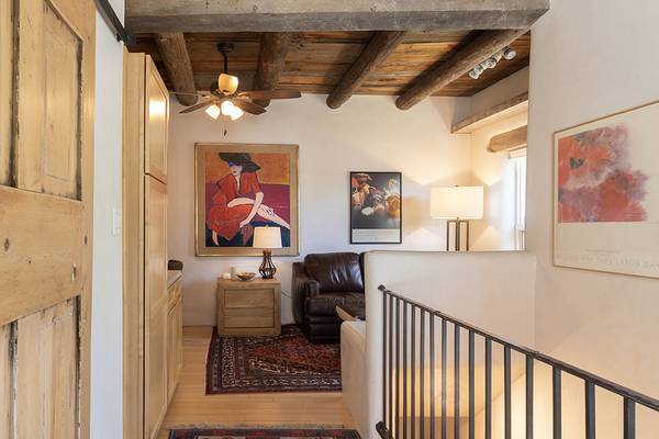 $5,000 / 1hab - 800ft2 - Encantadora Casita en el Este a Minutos de Canyon Road - 30 días o más (Santa Fe)63659781153665121