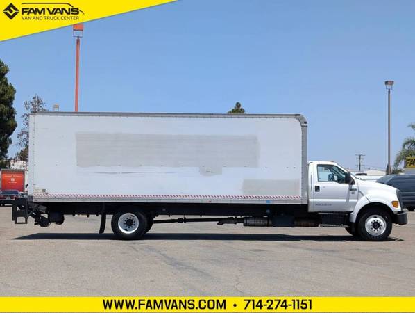 2013 Ford F-750SD 26FT - Photo 8