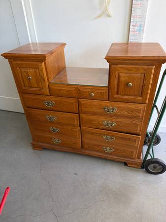 Solid oak dresser/vanity/dressing table/makeup table 1