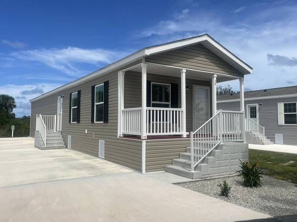 $1,599 / 2br - 960ft2 - Charming 2-Bedroom, 2-Bath Home – Move-In Ready! (55 and OLDER) (Sandhill Shores)63799984944643120