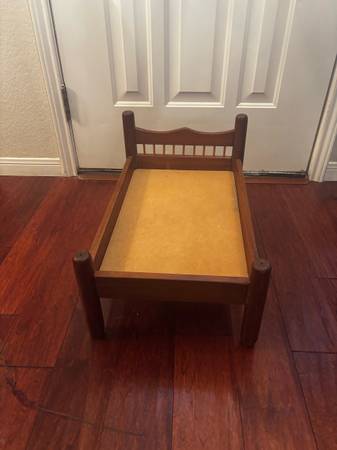 Solid wood doll bed 1