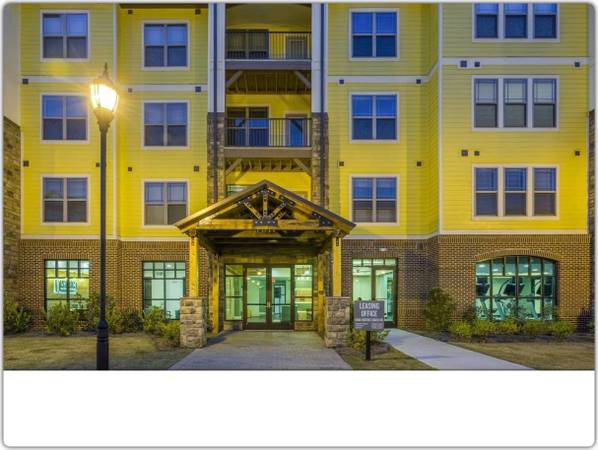 $2,310 / 3br - 1452ft2 - Make yourself at home in comfort and style! 3 Bed / 2 Bath 1452 SqFt (Charlotte)63925334732930121