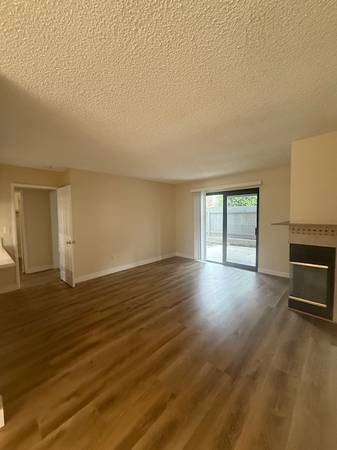 $3,100 / 2br - 1125ft2 - Gorgeous, remodeled condo with garage & 1 assigned parking space (Chula Vista)63865703254659124