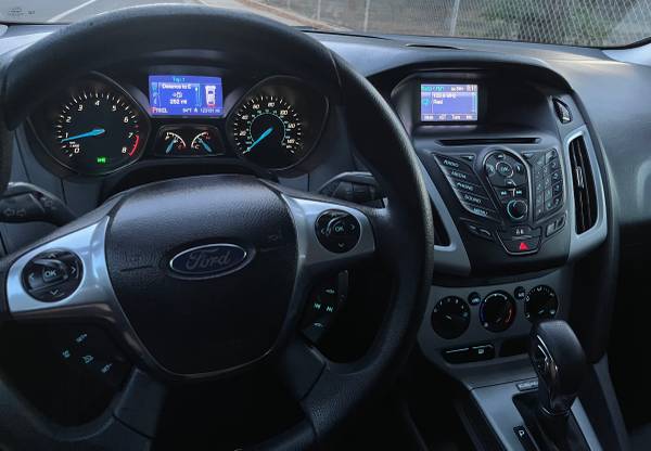 Ford Focus - $5,00063616894366337121