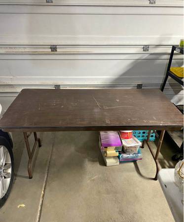 5ft Folding Table 1