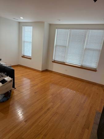 $1,800 / 3br - 1200ft2 - 3Bd 2bth East Garfield Park Condo (East Garfield Park)63844191575043123