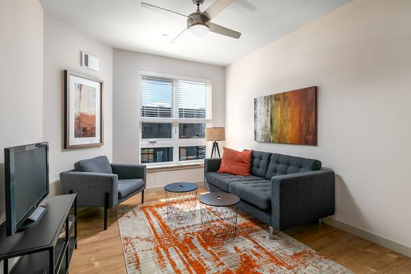 $1,325 / 1br - You’ve Found Your Furever Home @ The Sellina! (SE Portland, Sellwood, Moreland)63777293600643123