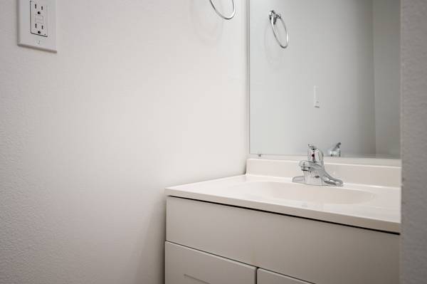 $1,750 / 2br - 1000ft2 - Fall Into $2625 In Total Savings! Special Offer For Our Remodeled 2B1B (Beaverton)64038884594562124