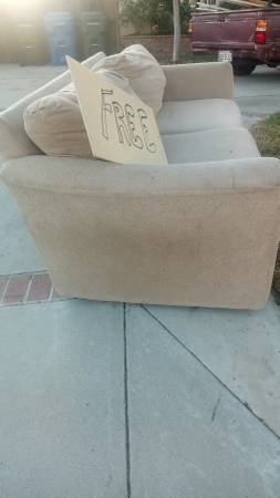 couch in good condition. $1 1