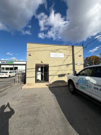 $399,000 / 1440ft2 - Office Building Sale (Free Standing) (Methuen)64294791439491123