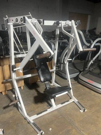 Hammer Strength Wide Chest Press (FREE DELIVERY) 1