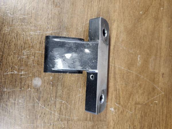 Soporte delantero del motor 99-05 Harley Davidson - $30 (Petaluma)634714761620511214