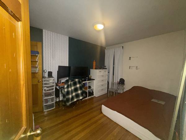 Bedroom with private bath in 3bed 2bath in Inman Square $1,395+util 1