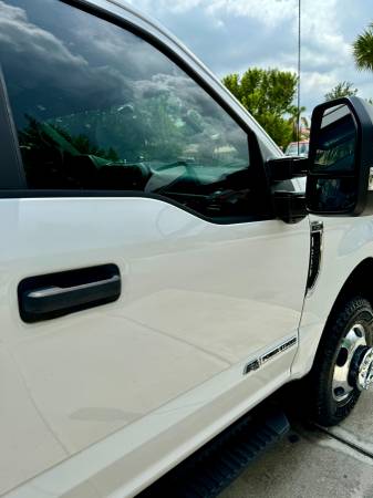 2019 F350 DRW with the 6.7L STX 4x4 - $29,800 (Columbia)63470581228033124