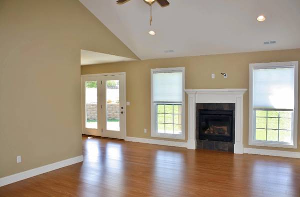 $2100.00 / 3br - 1597ft2 - Available Oct 1st. Stunning 3-Bedroom Home in Bellwood Subdivision63845292870401122