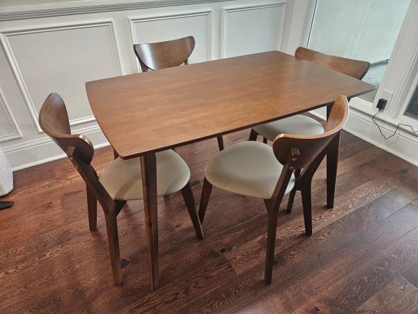 5pc chestnut MCM dining set 1