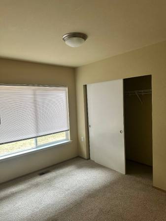 $2,295 / 2br - 1106ft2 - Área de barbacoa, suelos de madera laminada, área de juegos (18111 25th Ave NE, Marysville, WA)63811610983553124