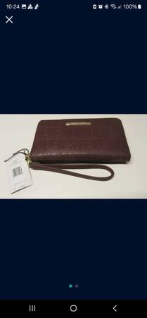 Steve Madden Logo Zip Around Wallet Wine 1