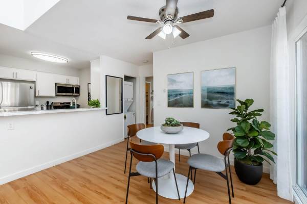 $2,549 / 2br - 919ft2 - Lush Landscaping, Lounging and Sunbathing Areas, 2BD 2BA (18414 W. Jakes Way, Canyon Country, CA)63857623920001124