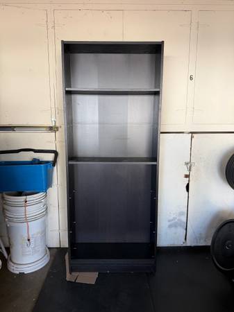 Free bookcase 1