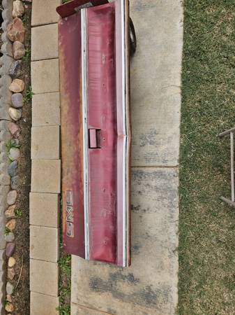 Squarebody tailgate 1