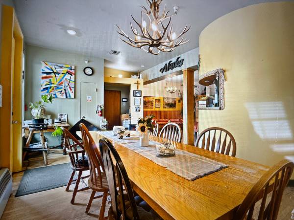 $400 / 220ft2 - Unique Qupqugiaq Inn - $100 descuento con este anuncio (Midtown)64014171036161121