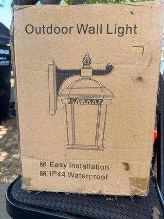 Outdoor Wall Light 1