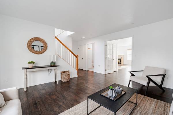 $389,900 / 2188ft2 - Spacious (2,188 SF) Townhouse with Oversize Garage (5700 NE 82nd Ave, C-15)64039058092033122