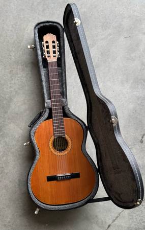 Used Raimundo Classical Guitar Nylon String Guitar with Hard Case 1