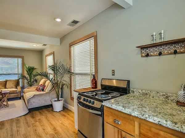 $915 / 1br - Clean 1 Bed – easy access to freeway & downtown (aptos)64055523821057121