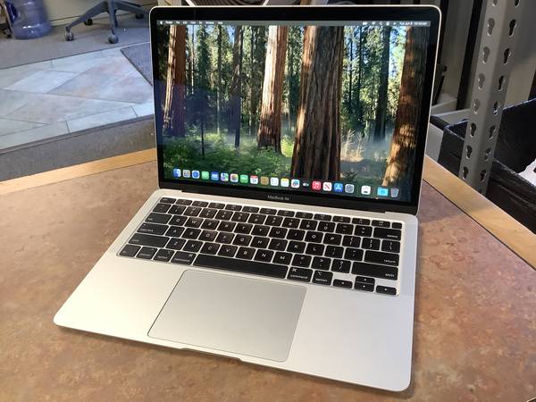 Apple MacBook Air Retina 13