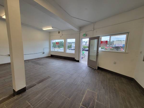 $1,875 / 860ft2 - Retail/Commercial Space - Magnolia/Interbay (Seattle)64165793919747121