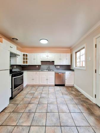 $4,295 / 3br - 1320ft2 - Beautiful 3bd House w/EV Charger & Other New Features @ 1787 Wema Wy (san jose west)63940544102915120