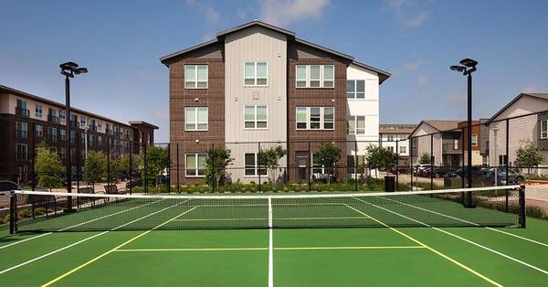 $1,645 / 2br - Un Apartamento Moderno y Elegante en McKinney - $1000 DE DESCUENTO (McKinney/Frisco)63796375342977122