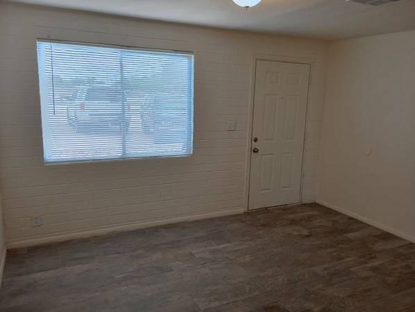 $825 / 1br - 475ft2 - 603-05 D St (Eloy)63623922936195124