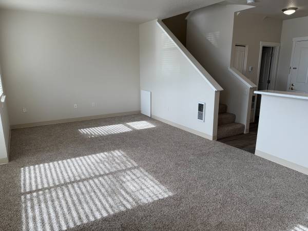 $1,662 / 2 habitaciones - Hermosa casa de 2 dormitorios y 2 baños lista para alquilar HOY!! ¡¡UN MES GRATIS!!! (Fairview)63831397026051123