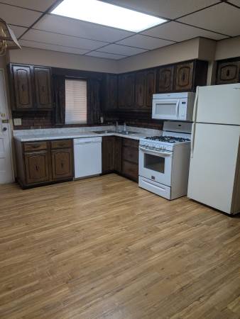 $1,195 / 2br - UPDATED 2 BR HOUSE NEAR CHILDREN'S HOSPITAL (Bloomfield)64013363606273120