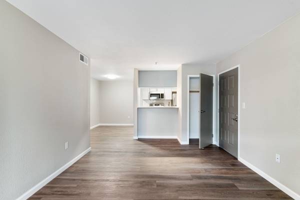 $3,440 / 2br - 960ft2 - 2 BD, Mini Blinds, Washer and Dryer in Home (milpitas)63826178424963123